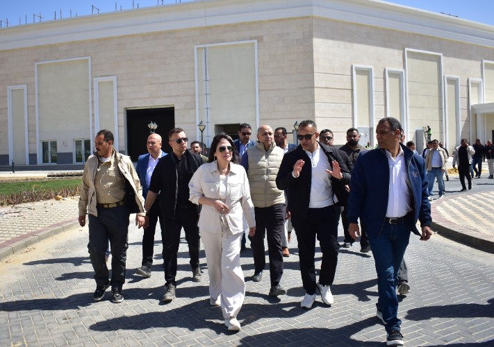 وزيرة الإسكان في جولة بالعلمين الجديدة 