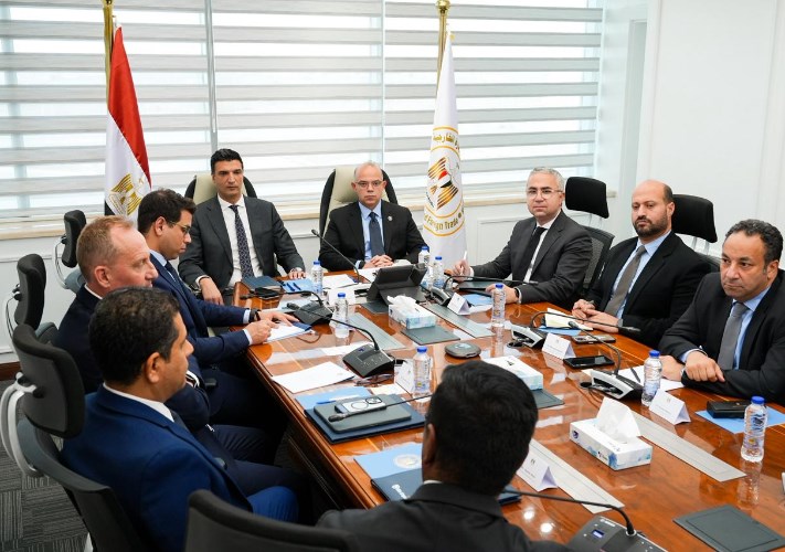 وزير الاستثمار والصناعة