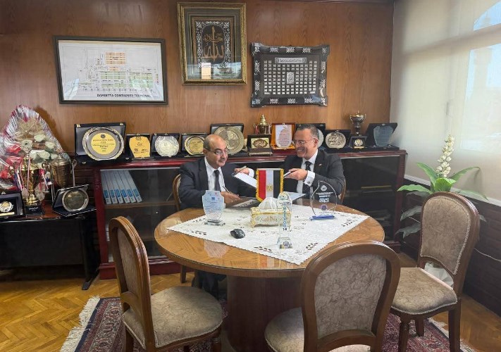 توقيع تجديد اتفاقية التدريب