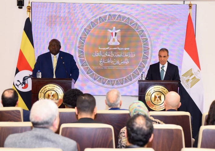بحث سبل التعاون بين مصر وأوغندا