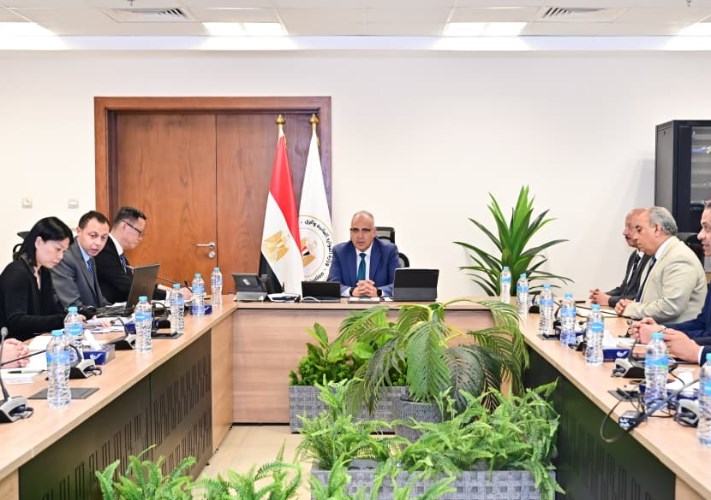 وزير الموارد المائية والري
