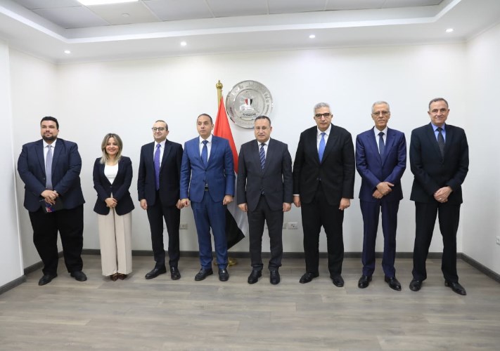 وزير التعليم العالي ورئيس الرقابة المالية يناقشان آليات تعزيز الثقافة المالية بين طلاب الجامعات والمعاهد