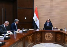 رئيس الوزراء يناقش حواز السياحة 