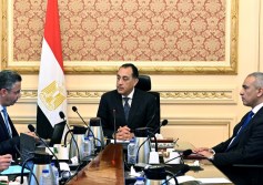 رئيس الوزراء يتابع استعدادات عيد الأضحى ويؤكد ضخ كميات كبيرة من اللحوم الطازجة والمجمدة