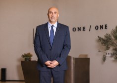 مصطفى صلاح وان أوف وان