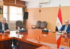 وزير الري في اجتماع مع مستشار إمبراطور اليابان