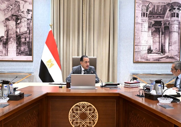 رئيس الوزراء يتابع تشغيل مشروعات العاصمة الجديدة