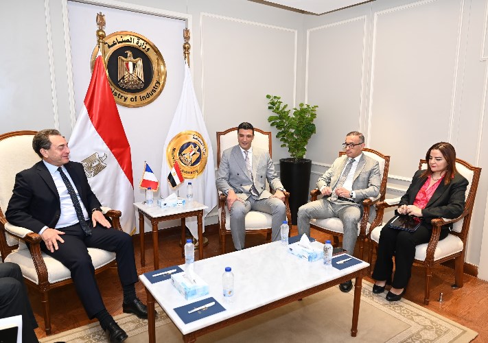 وزير الصناعة 