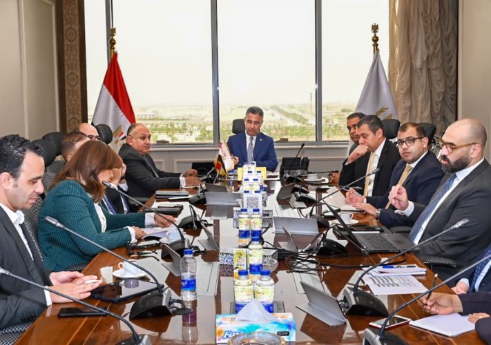 عقد الدكتور شريف فاروق وزير التموين والتجارة الداخلية اجتماعًا دوريًا موسعًا لمتابعة مستجدات منظومة كارت الخدمات الحكومية الموحد