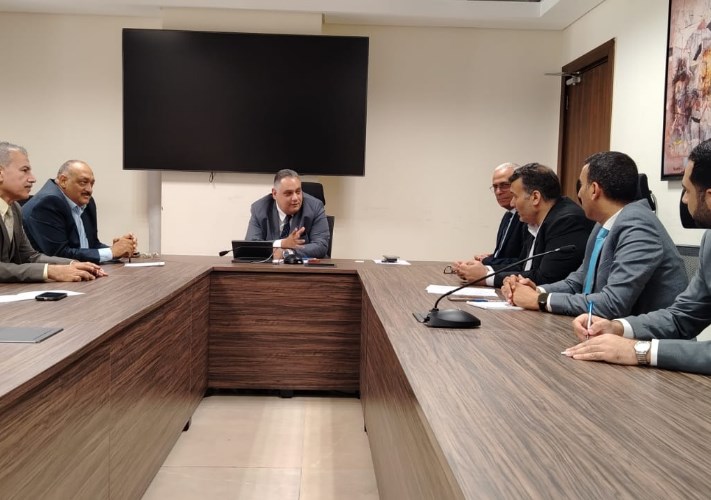 عقد كريم الشافعي، نائب رئيس جهاز تنمية التجارة الداخلية، اجتماعًا موسعًا مع المهندس أحمد رعب، رئيس الغرفة التجارية بالدقهلية