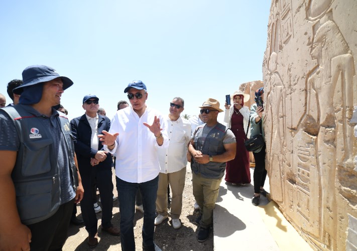 الآثار 