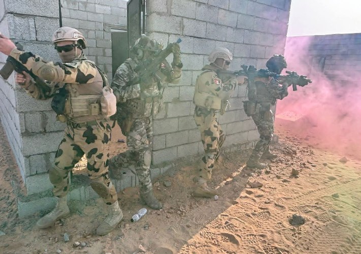 قوات الصاعقة فى تدريب بليبيا