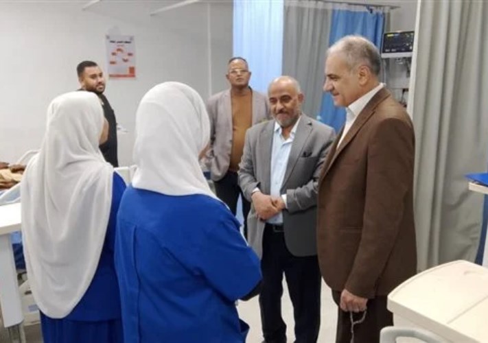 جولة تفقدية لرئيس جامعة أسوان داخل المستشفى الجامعي خلال عيد الأضحى للاطمئنان على المرضى