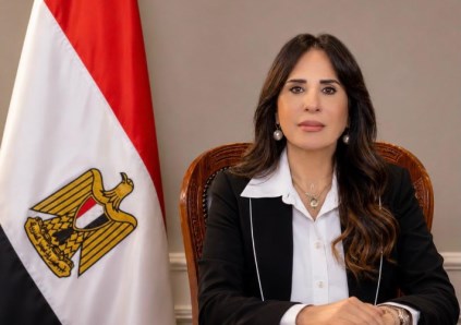 وزيرة الإسكان 