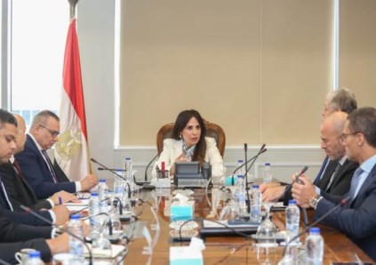 المهندسة راندة المنشاوي تتايع موقف التسليمات بمنطقة الأعمال المركزية بالعاصمة الجديدة