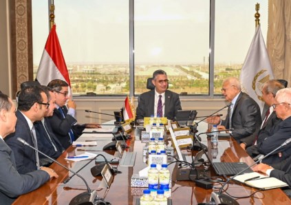 عقد الدكتور شريف فاروق، وزير التموين والتجارة الداخلية، اجتماعًا مع وفد شركة برايم لاستشارات الأعمال