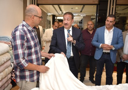 جولة المحافظ بالمنطقة الصناعية