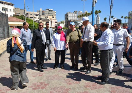 محافظ بورسعيد يتفقد الكورنيش وكوبري وسط المدينه
