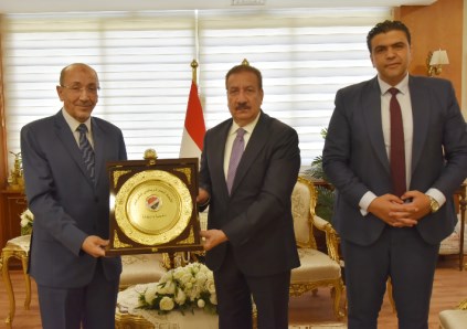 محافظ بورسعيد يستقبل رئيس اتحاد الشركات