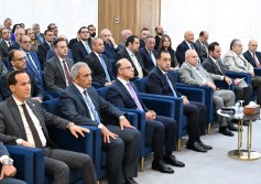 رئيس الوزراء يشهد إطلاق بوابة التجارة