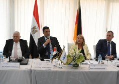 خالد هاشم وزير الصناعة