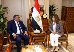 استقبلت الدكتورة منال عوض وزيرة التنمية المحلية والبيئة، اليوم اللواء دكتور مصطفى الببلاوي محافظ قنا، بمقر الوزارة بالعاصمة الجديدة