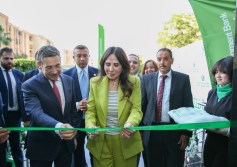 وزيرة الإسكان 