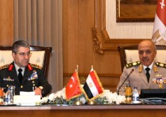 أحمد خليفة يلتقى رئيس هيئة الأركان