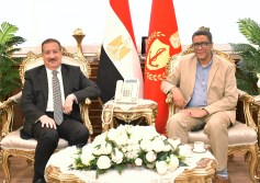 محافظ بورسعيد وممثل مجموعة العربي