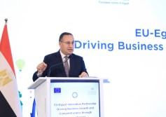 الدكتور عبدالعزيز قنصوة
