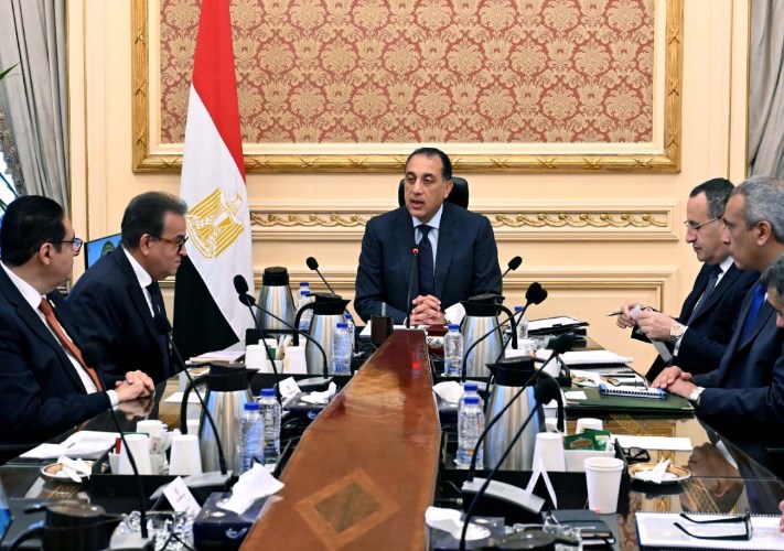 رئيس الوزراء يتابع مستشفى  500500