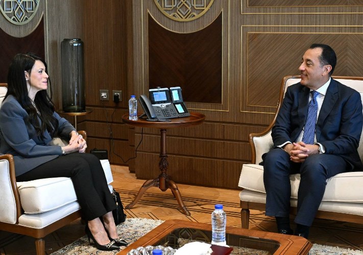 الدكتور مصطفى مدبولي مستقبلًا رانيا المشاط