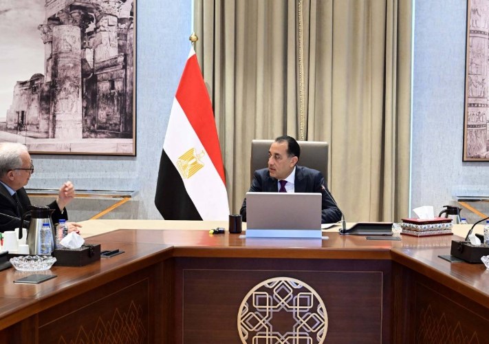 رئيس الوزراء يتابع موقف خطة إعادة هيكلة الهيئات الاقتصادية