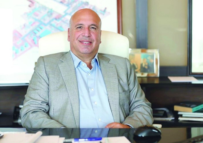 أحمد هيكل: الدولة تتجه لمشروعات الطاقة الشمسية المدعومة بالبطاريات