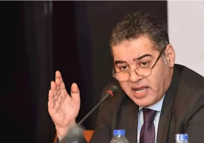 رئيس تحرير «المال»: المؤسسات الدولية تتوقع تباطؤ النمو العالمي خلال 2026
