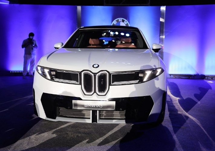 BMW iX3