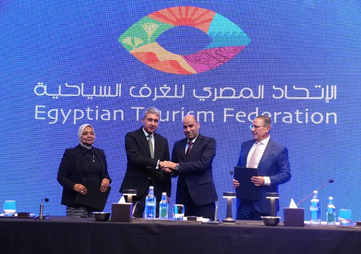 وزيرا العمل والسياحة والآثار