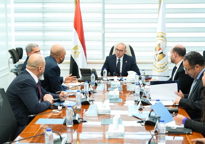 وزير الاستثمار يبحث مع قيادات «دي بي ورلد» التوسع في مراكز التوزيع اللوجستية
