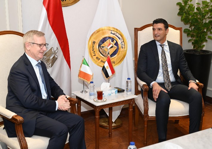 وزير الصناعة