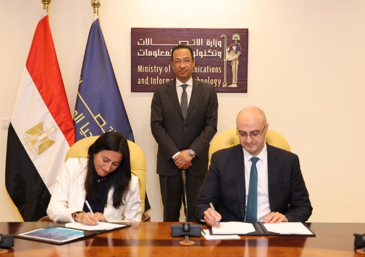 باستثمارات 400 مليون دولار كمرحلة أولى.. منح «حسن علام» للبنية الرقمية ترخيصًا لإنشاء وتشغيل مراكز البيانات
