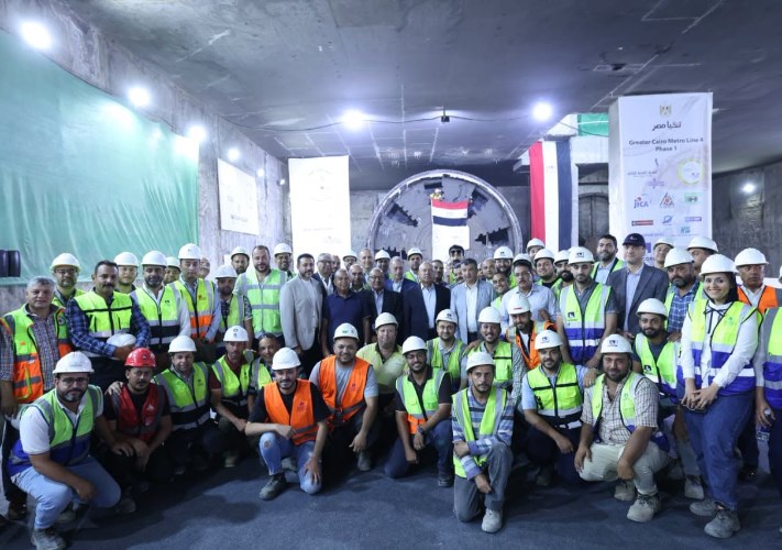 وزير النقل يشهد أعمال تنمفيذ المرحلة الأولى للمترو