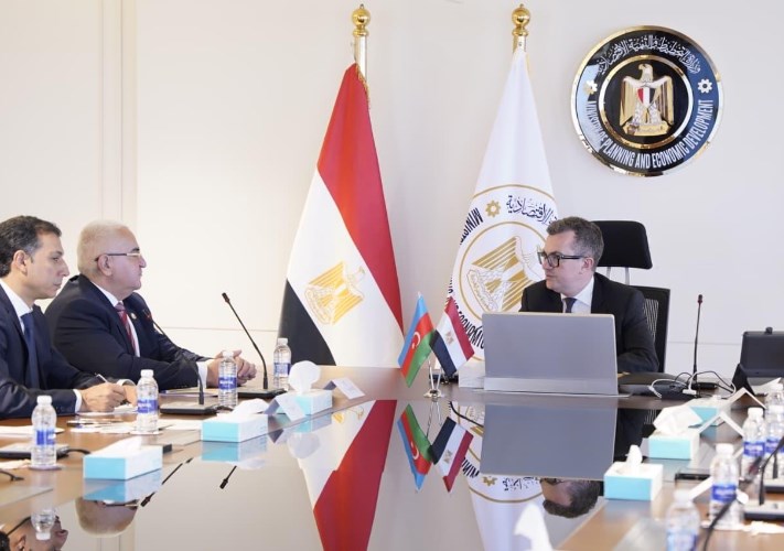 وزير التخطيط يبحث مع سفير أذربيجان تعزيز الشراكة التنموية وزيادة الاستثمارات