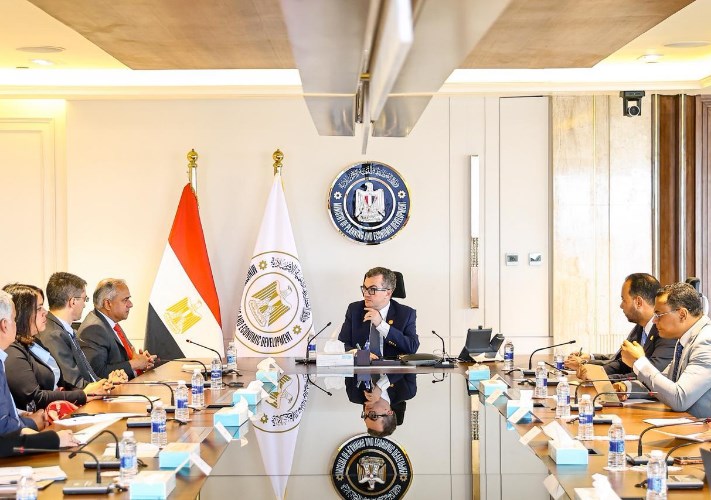 وزير التخطيط يبحث مع وفد البنك الدولي آليات دعم السياسات القائمة على البيانات
