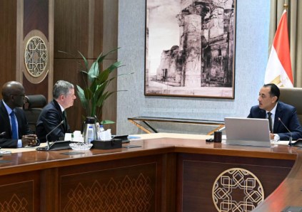 رئيس الوزراء يلتقي مجموعة البنك الدولي