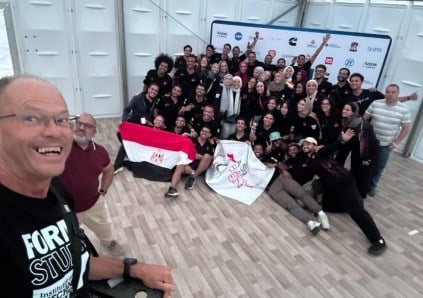 طلاب كلية هندسة عين شمس