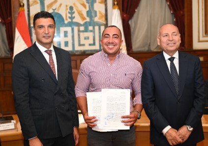 خالد هاشم وزير الصناعة 