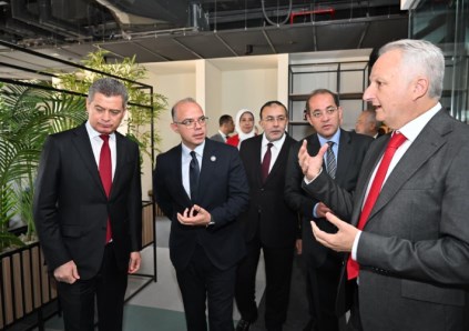 وزير الاستثمار 