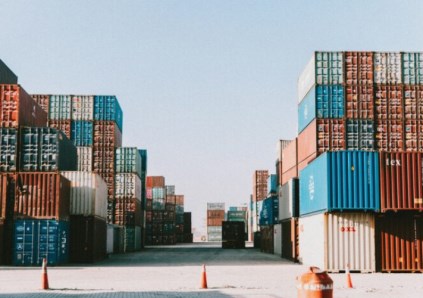 خطوط الحاويات 