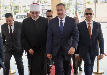 محافظ بورسعيد يستقبل مفتى الجمهورية