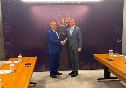 وزير النقل مع الأمين العام للمنظمة البحرية